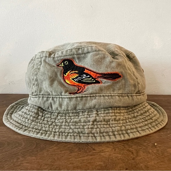 Accessories - EMBROIDERED Bird Bucket Hat